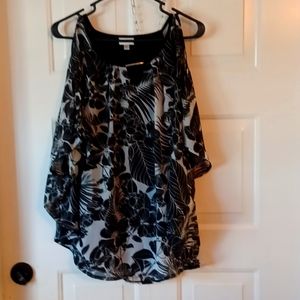 AVENUE WOMEN'S (PLUS SIZE:14/16) BLACK & WHITE BLOUSE